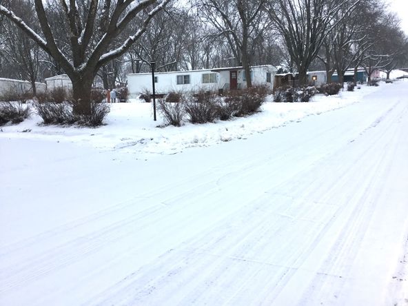 Villa Village: 2404 N 8th St, Red Oak, IA 51566